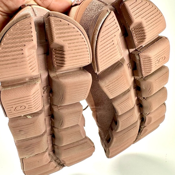 On Running Cloud Women's Running Shoes - Picture 13 of 16